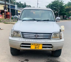 Toyota Land Cruiser Prado 2005 White