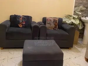 Masofa Mazuri Na Mito Yake , Visturi Na Meza
