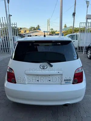 Toyota IST 2006 White
