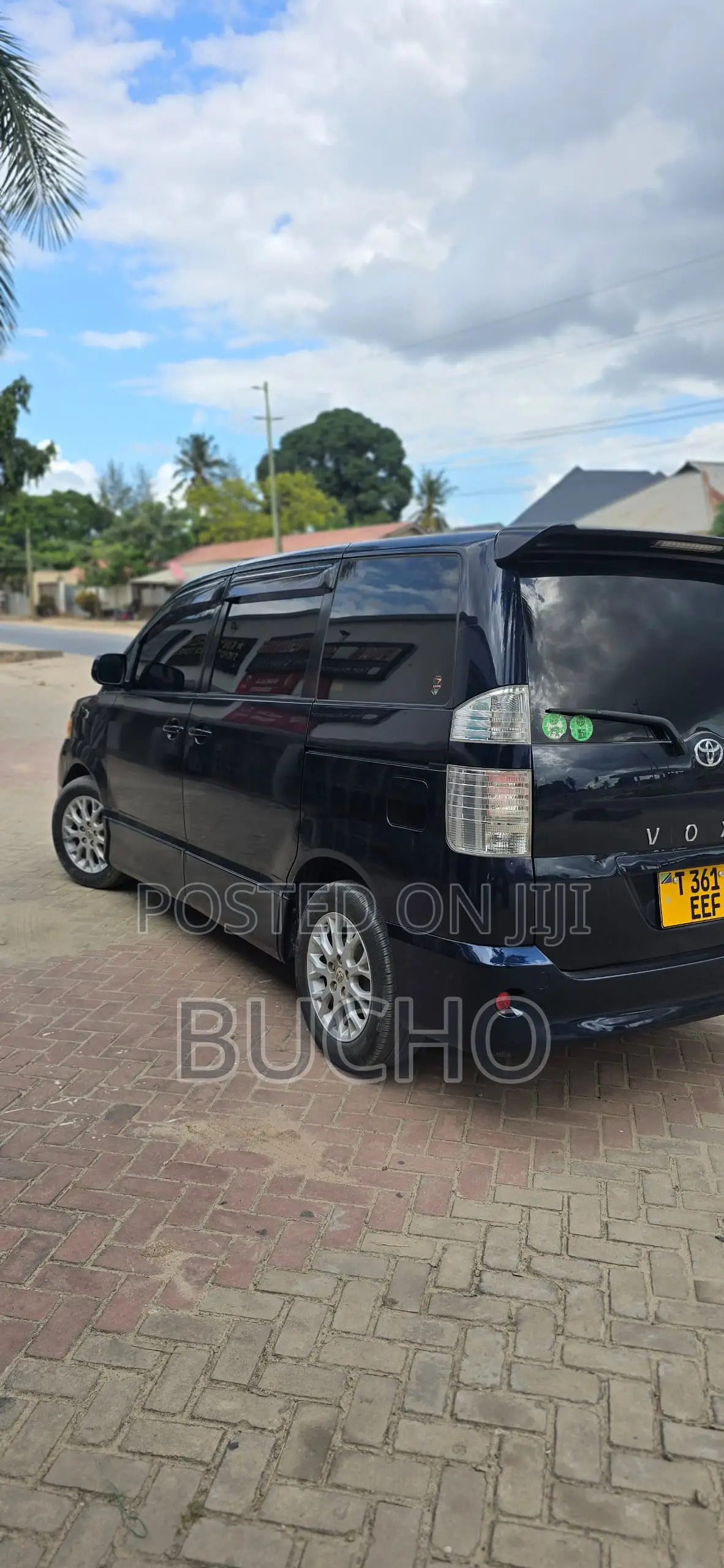 Toyota Noah 2005 Blue