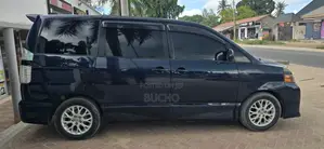 Toyota Noah 2005 Blue