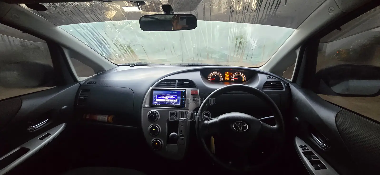 Toyota Ractis 2010 Silver