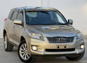 Toyota Vanguard 2011 Gold