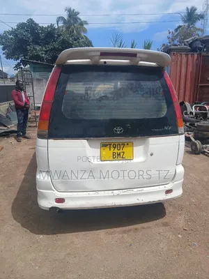 Toyota Noah 2002 White