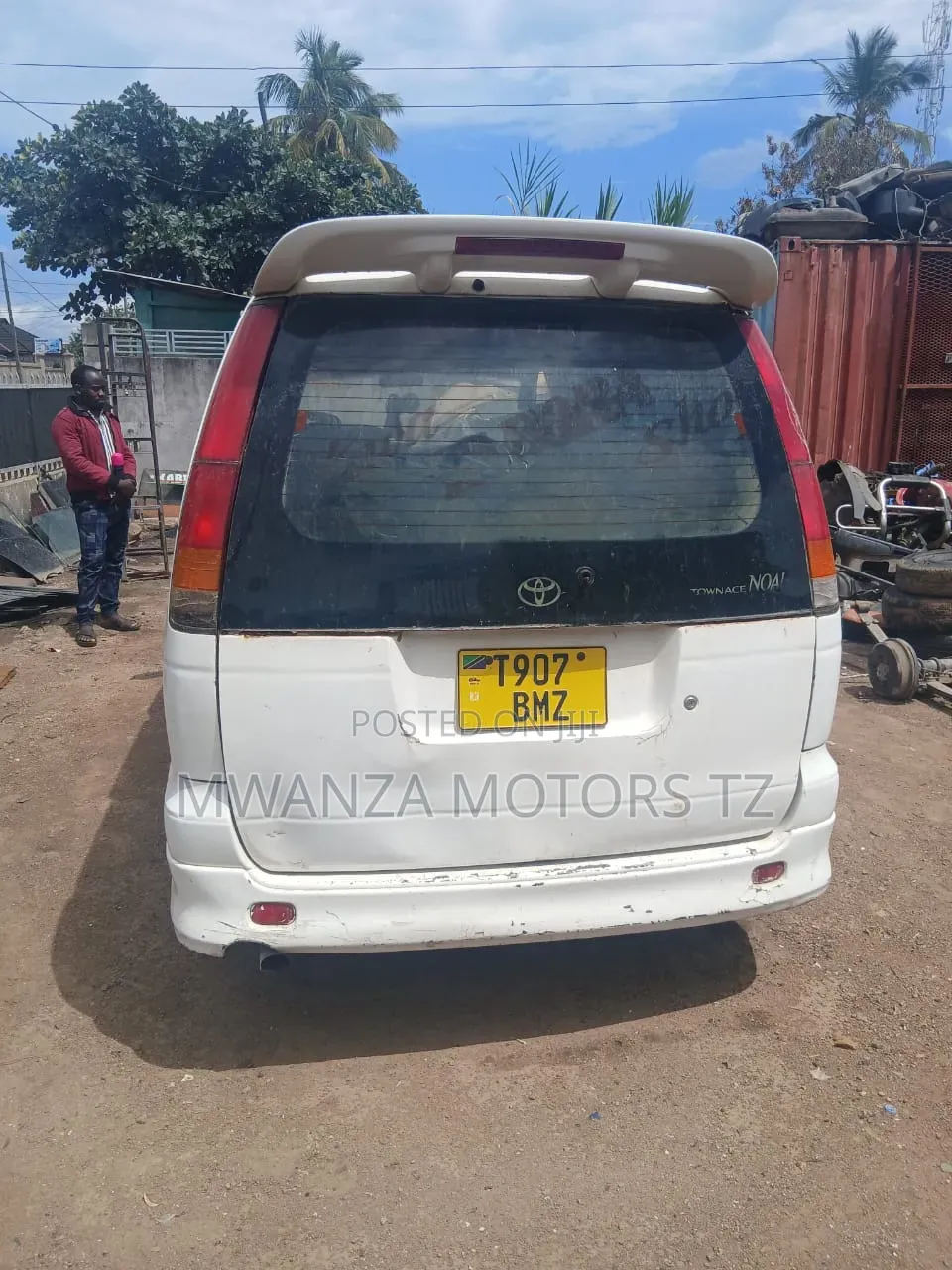 Toyota Noah 2002 White