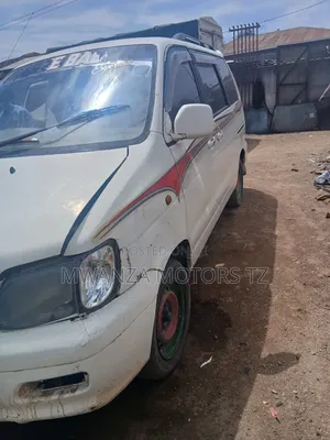 Toyota Noah 2002 White