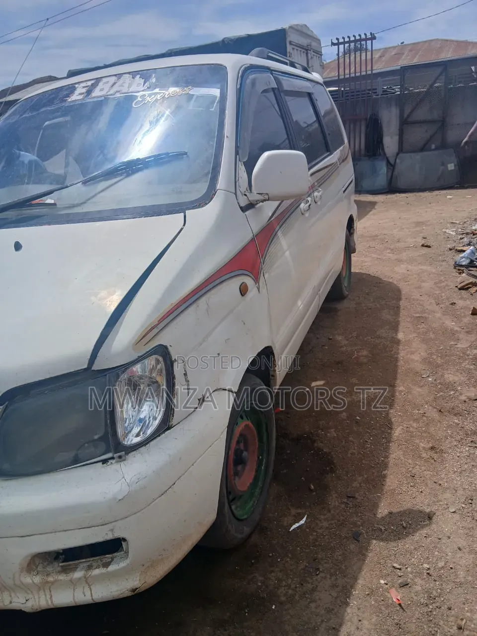 Toyota Noah 2002 White