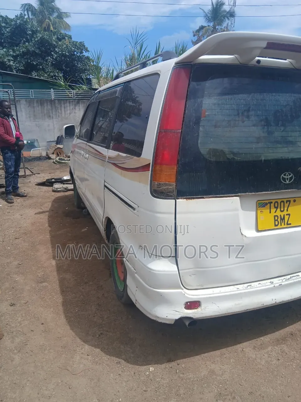 Toyota Noah 2002 White