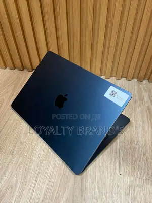 New Laptop Apple MacBook Air 2023 M2 8GB Apple M2 SSD 512GB