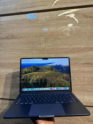 New Laptop Apple MacBook Air 2024 M3 15-inch 8GB Apple M3 SSD 256GB