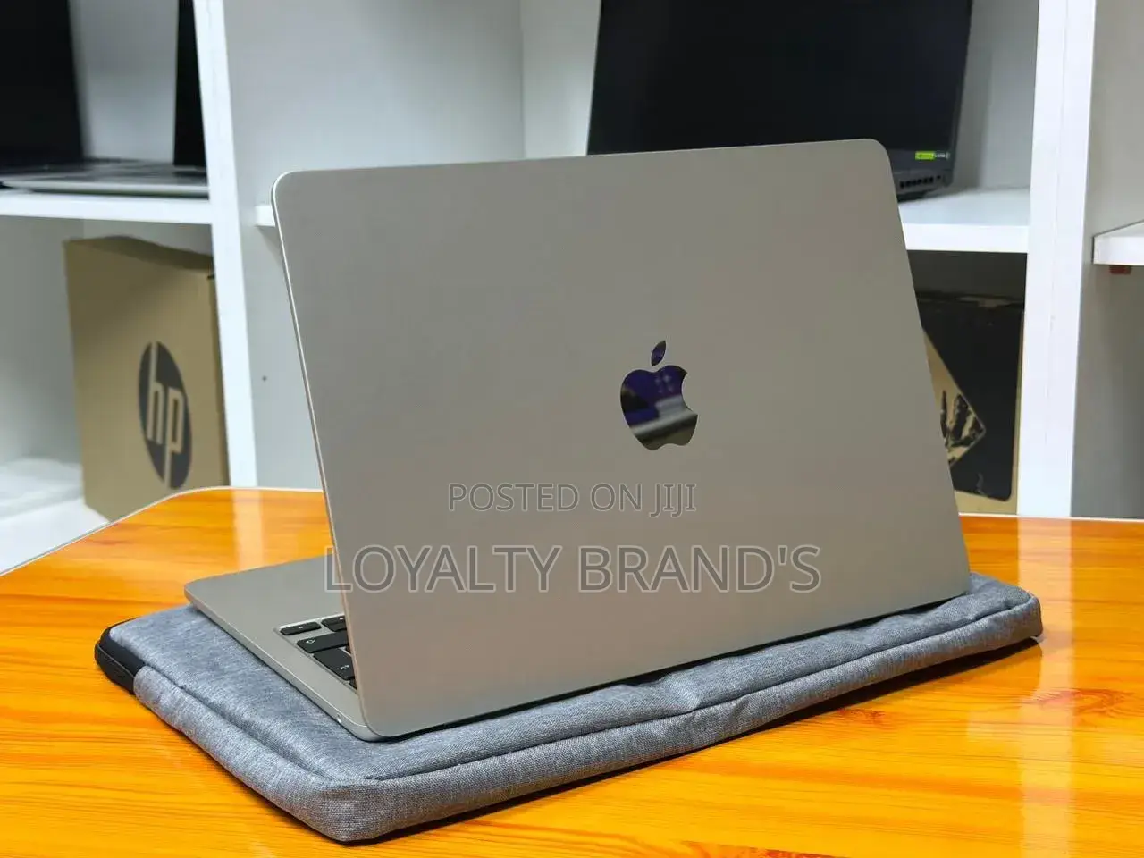 New Laptop Apple MacBook Air 2025 M4 13-inch 24GB Apple M4 SSD 512GB