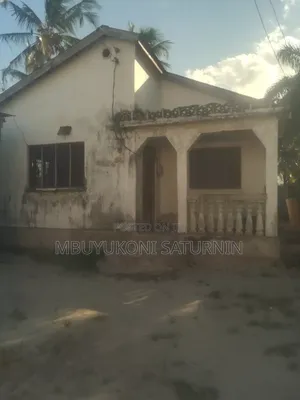 5bdrm Townhouse/Terrace in Mbuyu, Ukonga for sale