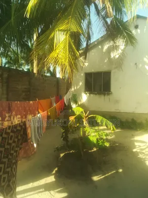 5bdrm Townhouse/Terrace in Mbuyu, Ukonga for sale