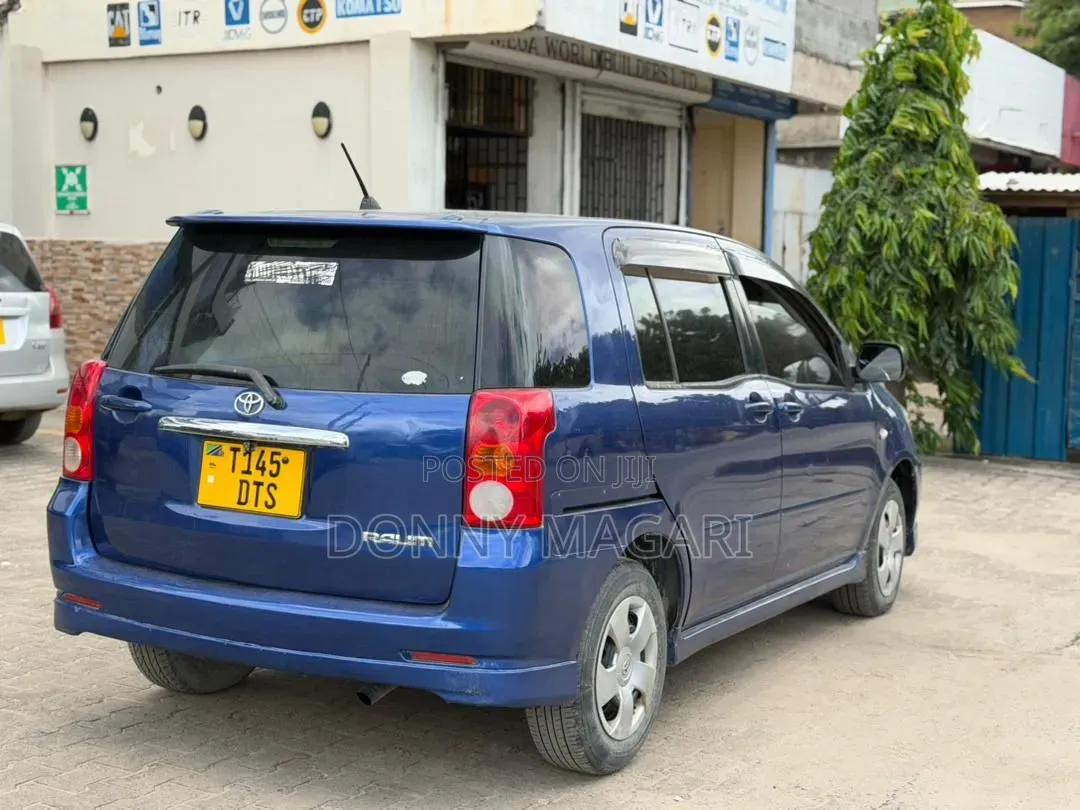 Toyota Raum 2005 Blue