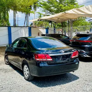 Toyota Premio 2016 Black
