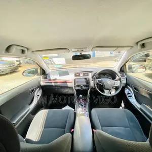 Toyota Premio 2016 Black