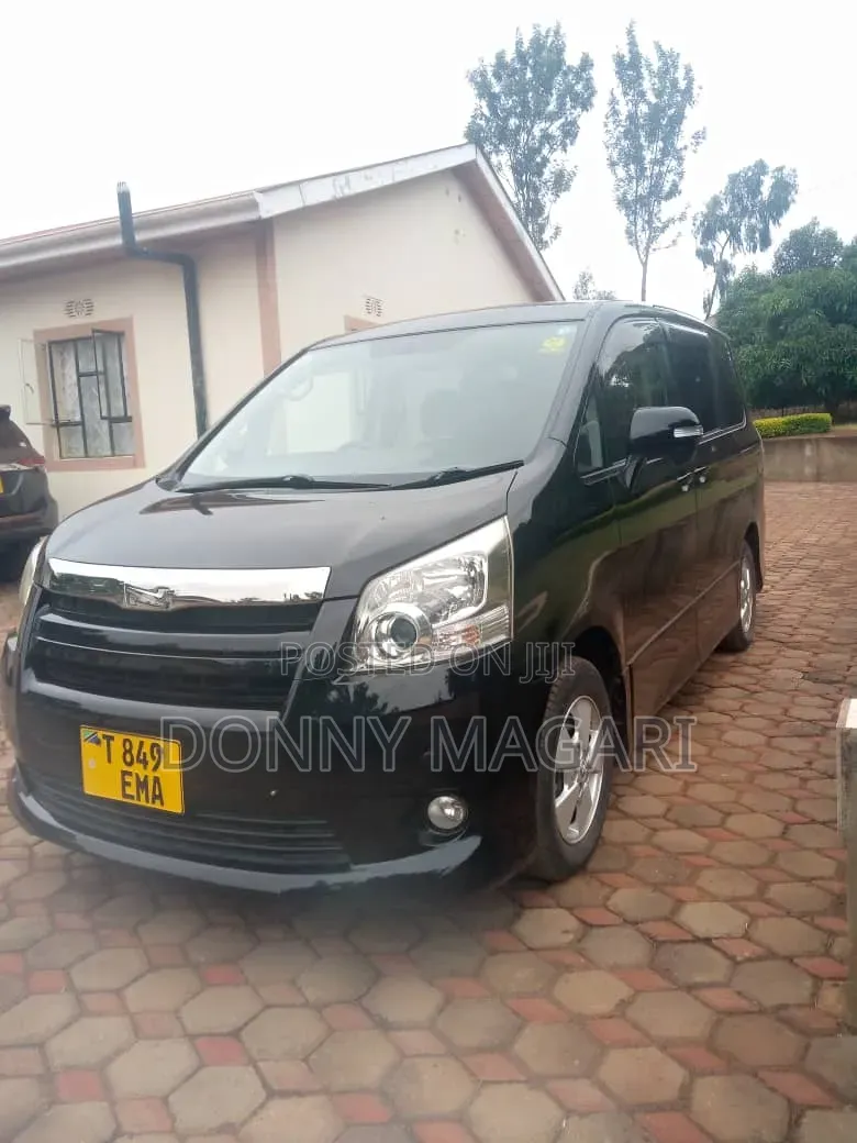 Toyota Noah 2008 Black