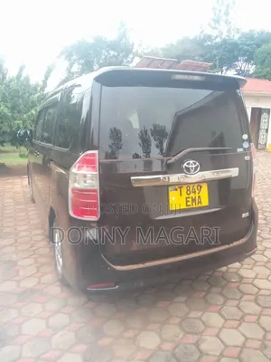 Toyota Noah 2008 Black