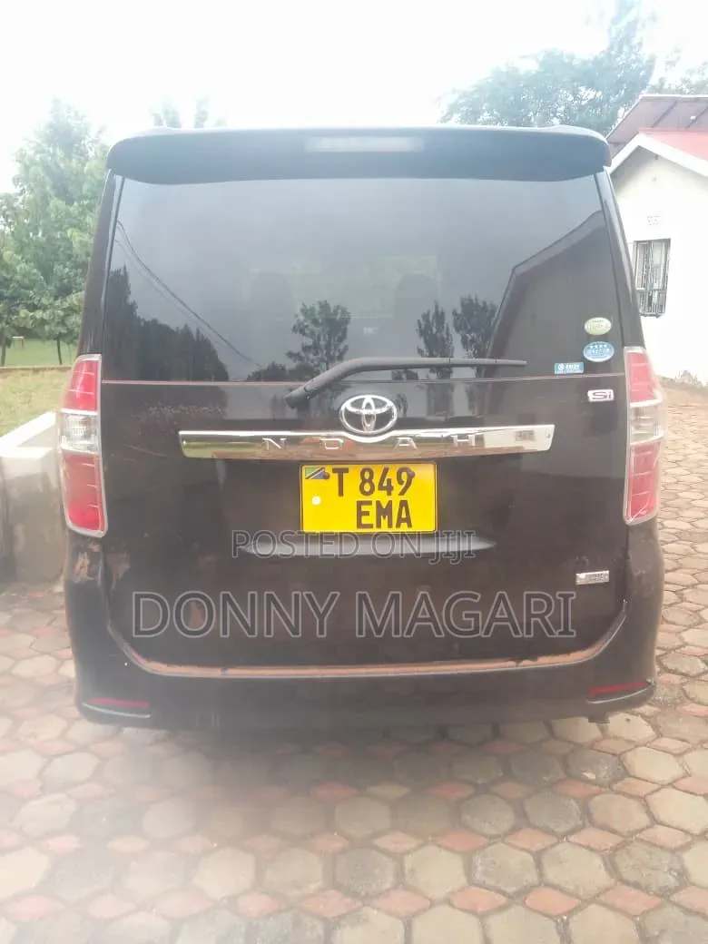 Toyota Noah 2008 Black