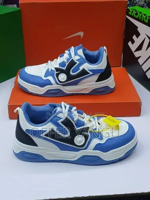 Ogiy Retro Casual Sneakers