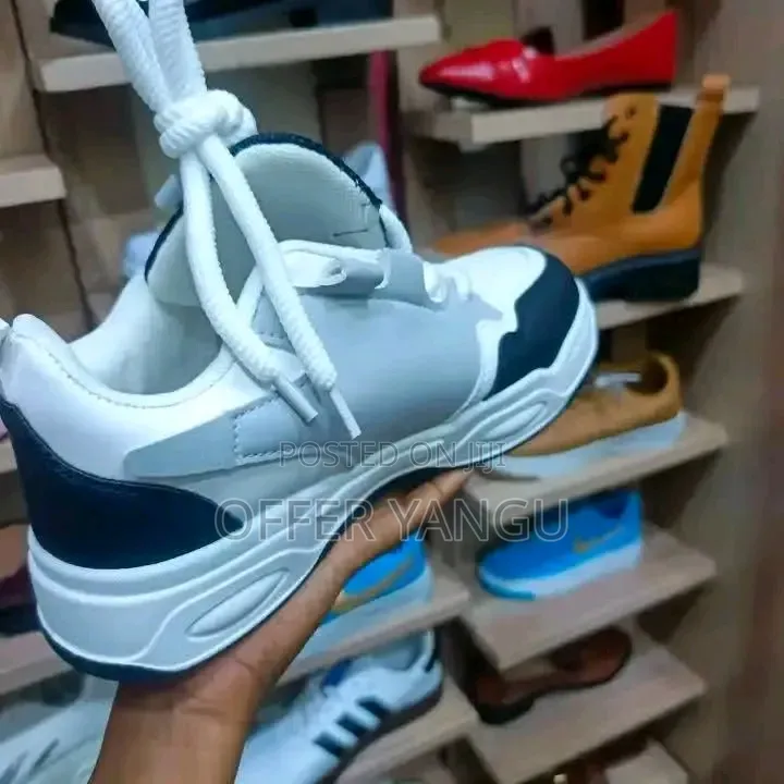 Ogiy Retro Casual Sneakers