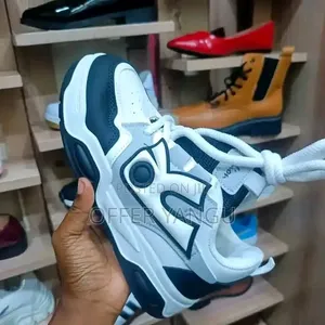 Ogiy Retro Casual Sneakers