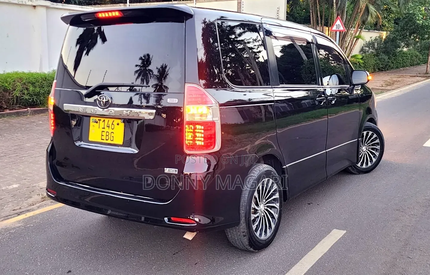 Toyota Noah 2008 Black