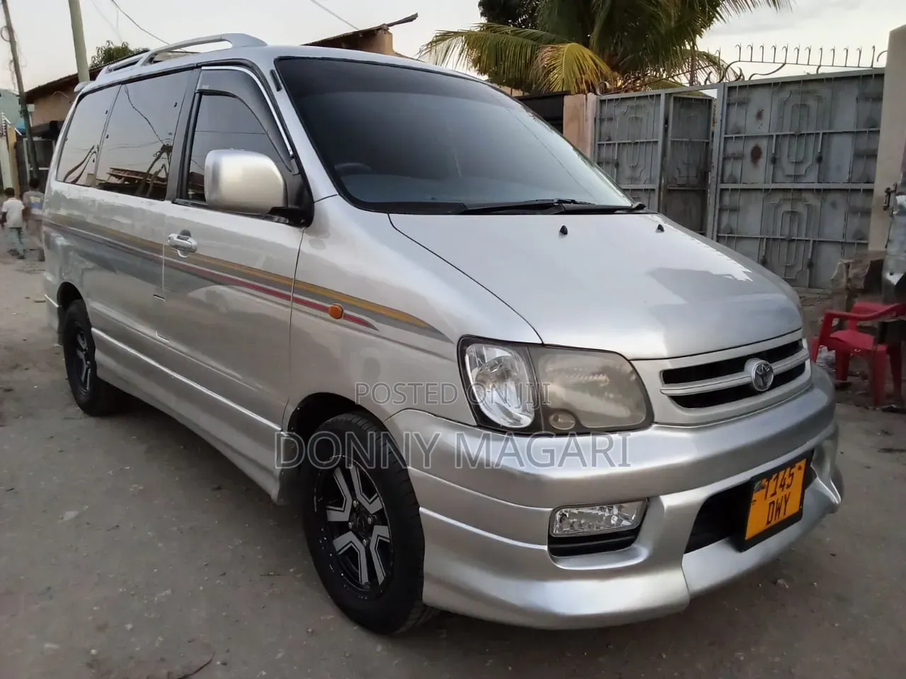 Toyota Noah 2003 Silver