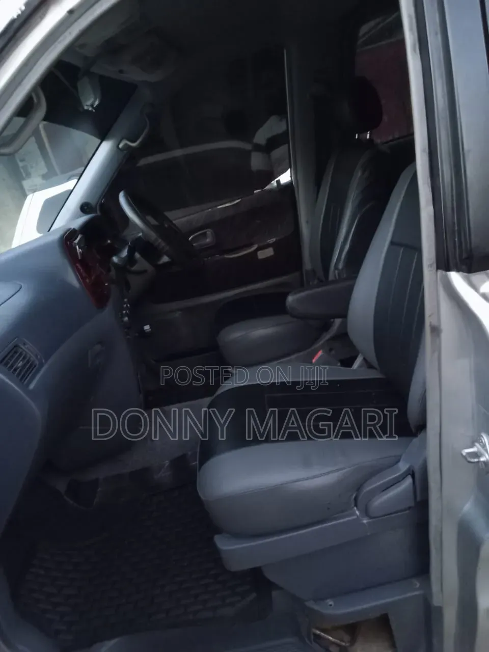 Toyota Noah 2003 Silver