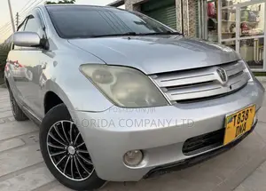 Toyota IST 2002 Silver