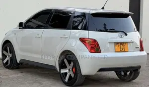 Toyota IST 2003