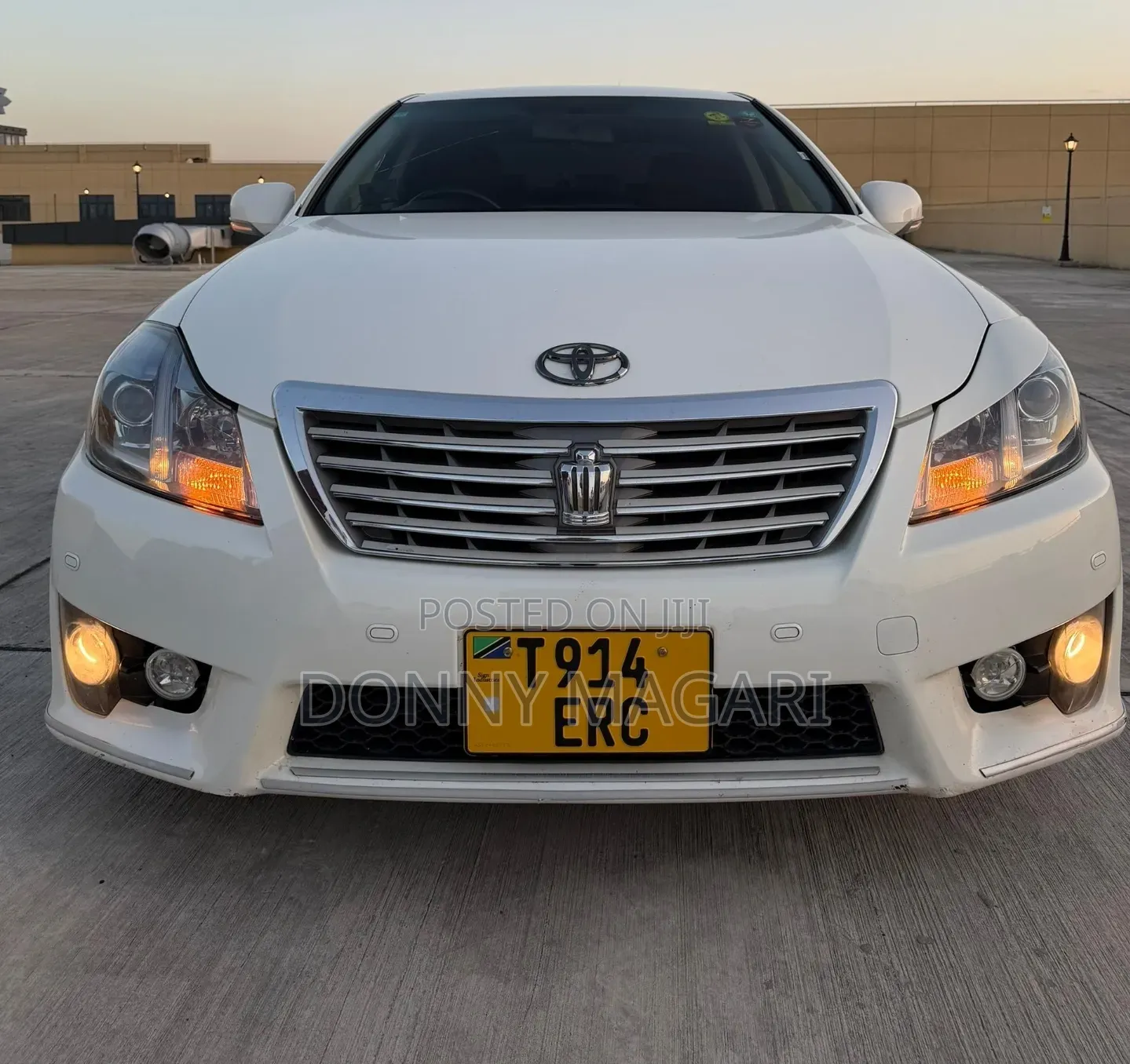 Toyota Crown 2010 White