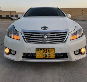 Toyota Crown 2010 White