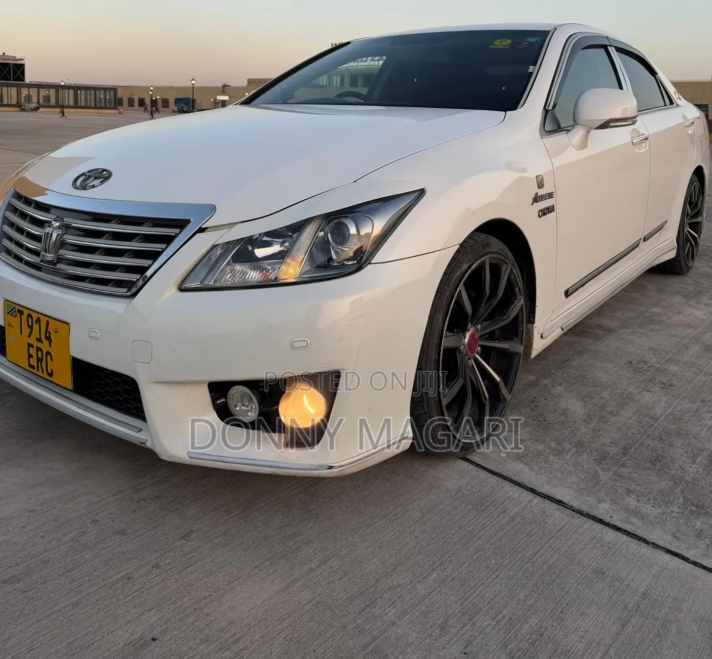 Toyota Crown 2010 White