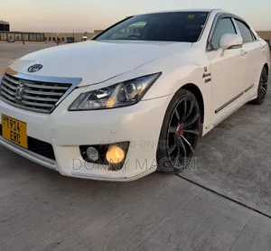 Toyota Crown 2010 White