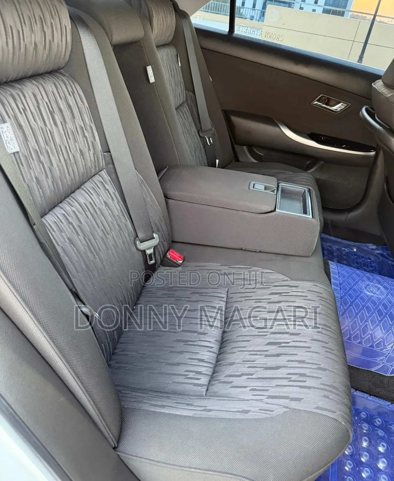 Toyota Crown 2010 White