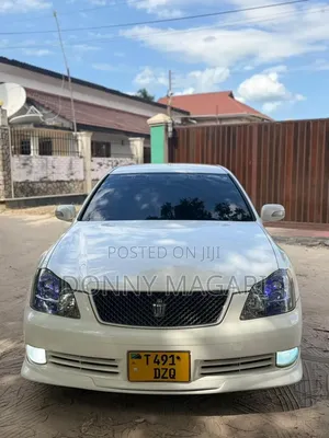 Toyota Crown 2006 White