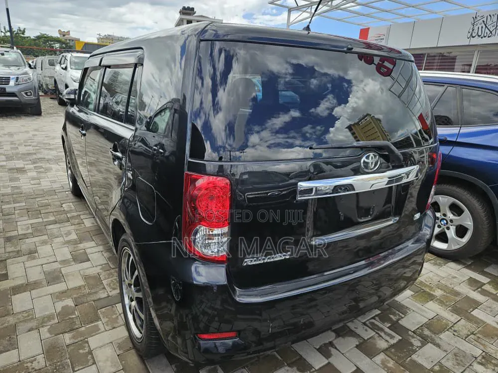 Toyota Corolla Rumion 2009 Black