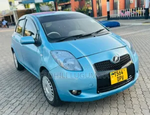 Toyota Vitz 2004 Blue
