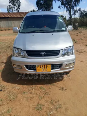 Toyota Noah 2002 Silver
