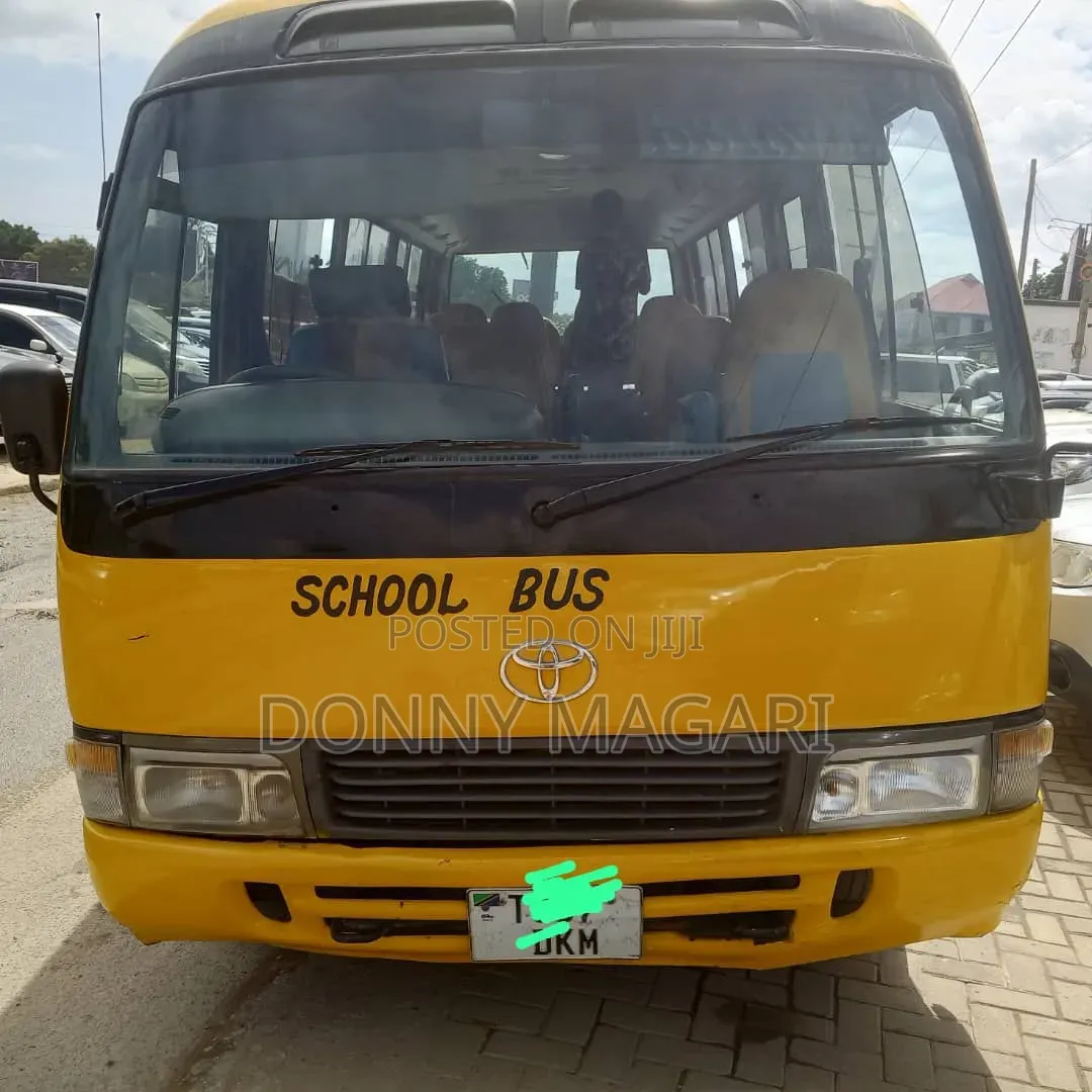 Toyota Coaster 2002 Yellow