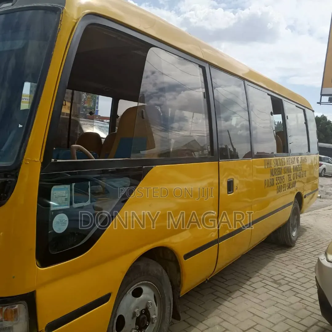 Toyota Coaster 2002 Yellow