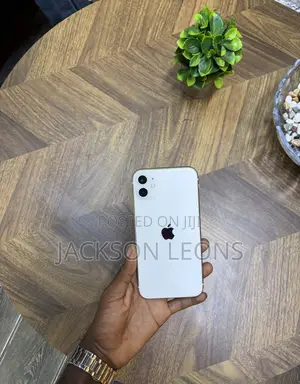 Apple iPhone 11 64 GB White
