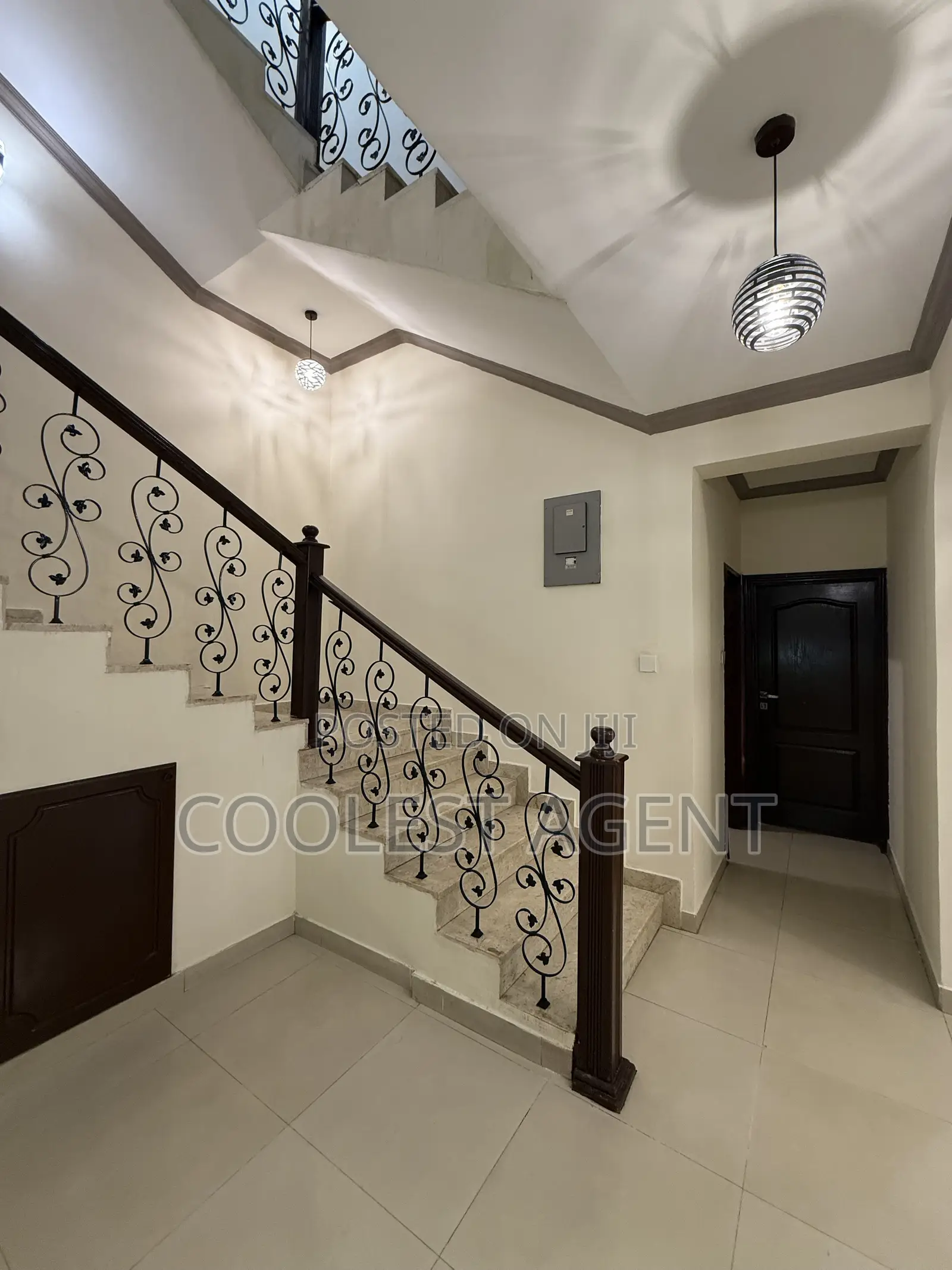Furnished 4bdrm Villa in Coolest Estate for rent