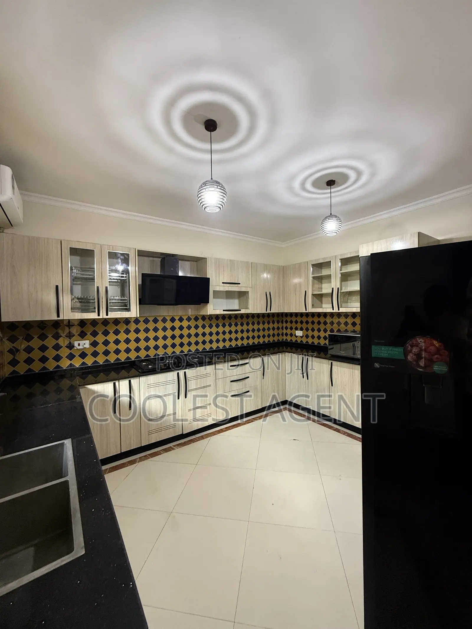 Furnished 4bdrm Villa in Coolest Estate for rent