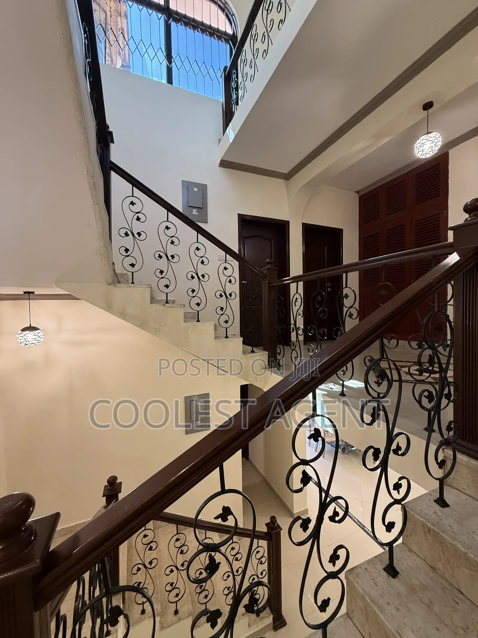 Furnished 4bdrm Villa in Coolest Estate for rent