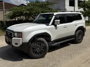 Toyota Land Cruiser Prado 2.8 2024 White