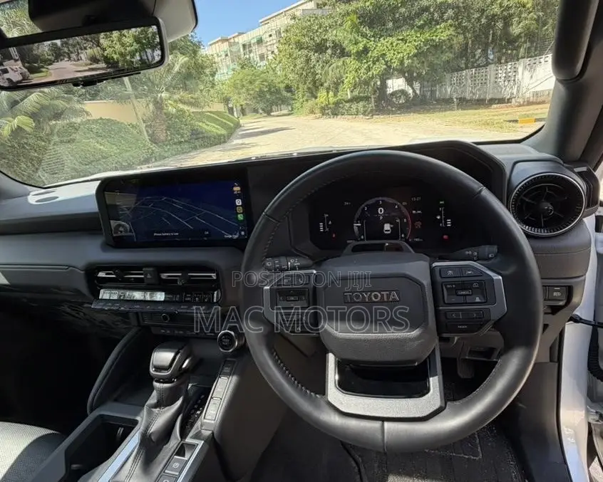 Toyota Land Cruiser Prado 2.8 2024 White