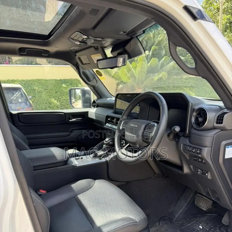 Toyota Land Cruiser Prado 2.8 2024 White