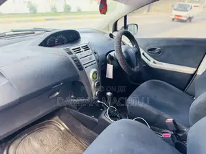 Toyota Vitz 2006 Gray